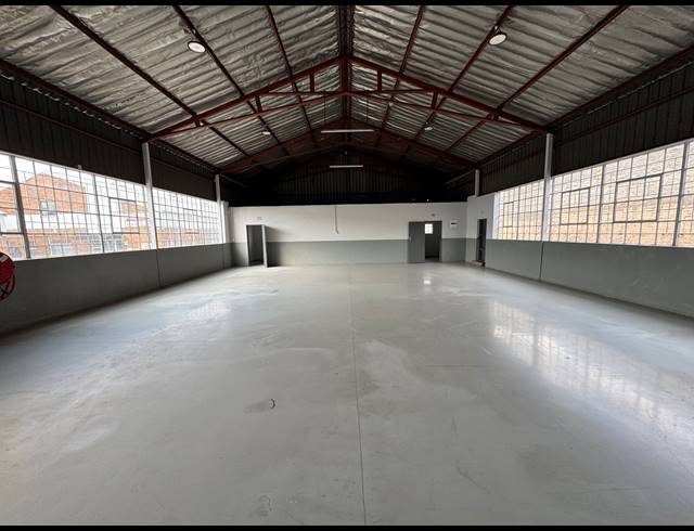 400M² WAREHOUSE TO LET IN WYNBERG